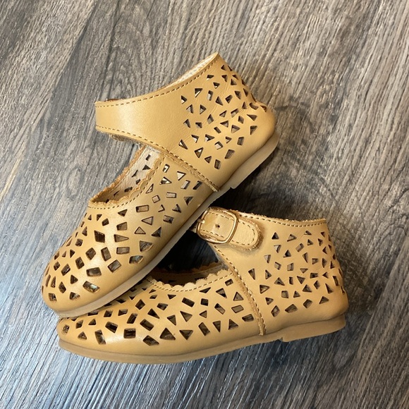 Consciously Baby Toddler Size 7 Leather Boho Mary Janes in Tan - Picture 3 of 4